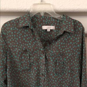 LOFT petites heart shirt green and brown size MP